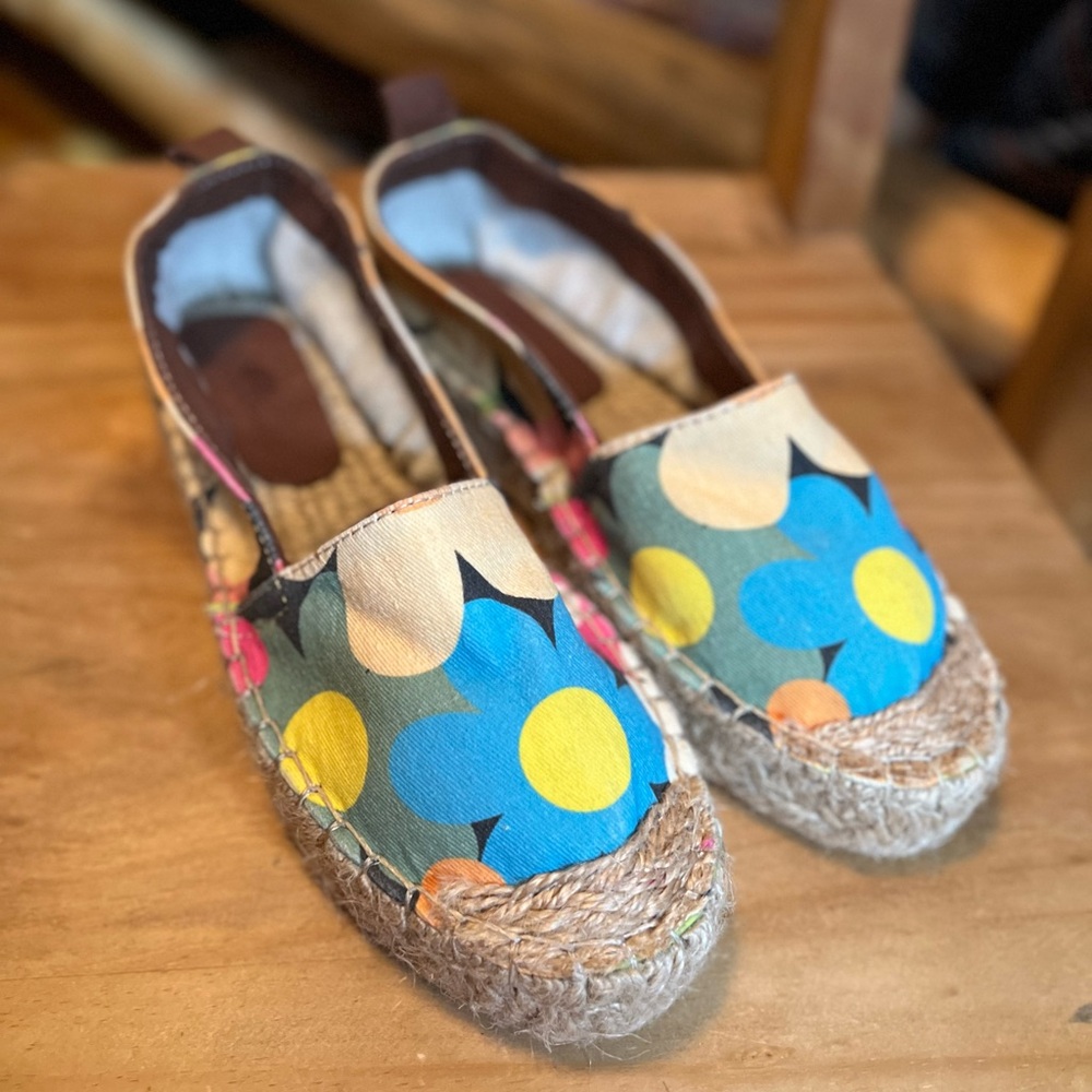 Floral Espadrille Flats NWOT